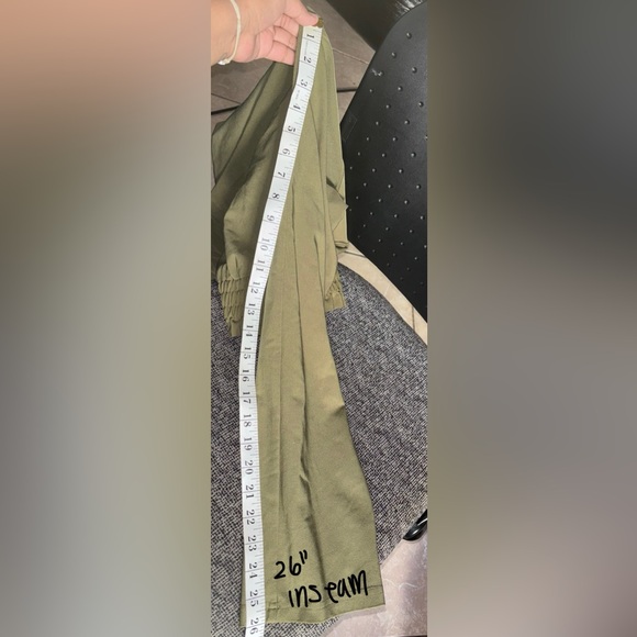 Gently Used: Women’s Small High-Stretch Joggers Pants (Small) - Picture 6 of 9